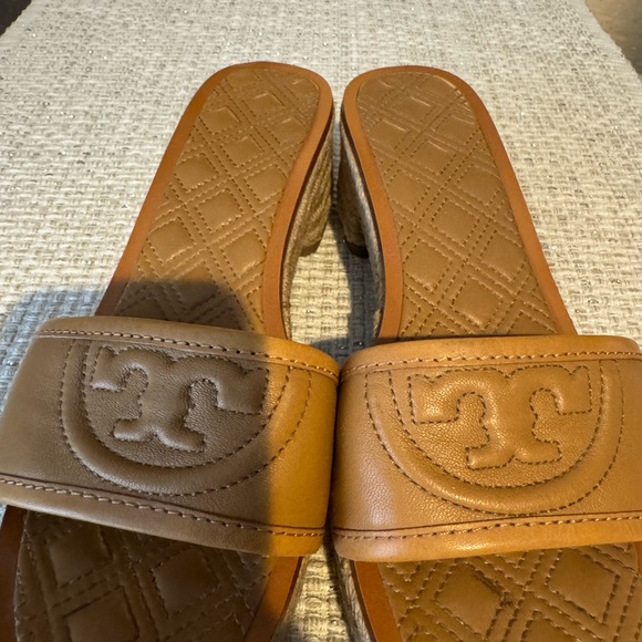 Tory Burch Shoes - Tory Burch Tan Leather Slide Sandals